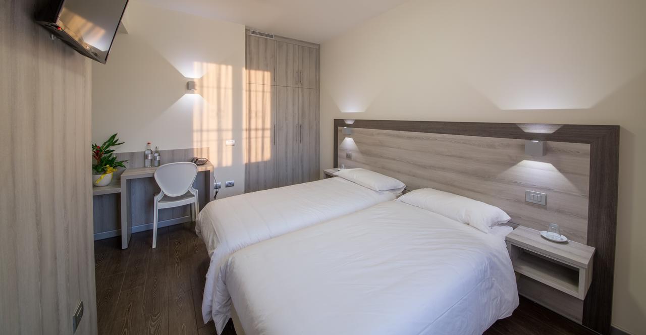 Hotel Panineria Colombera Rossa Brescia Eksteriør bilde