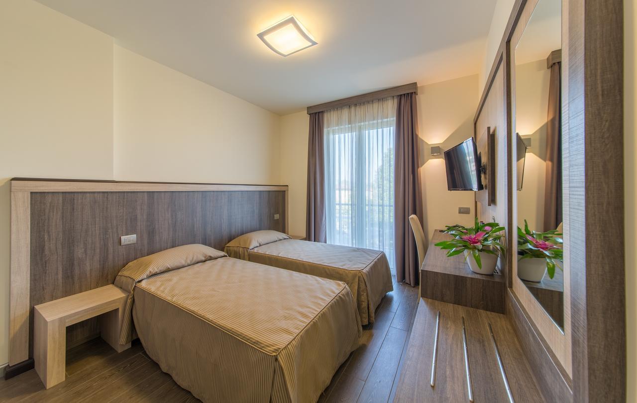 Hotel Panineria Colombera Rossa Brescia Eksteriør bilde